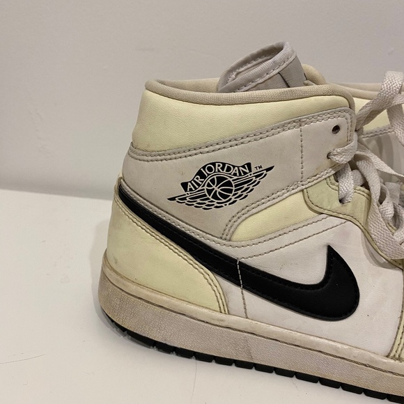 Nike Jordan 1 Mid Coconut Milk in US 9 - Picture 2 of 6